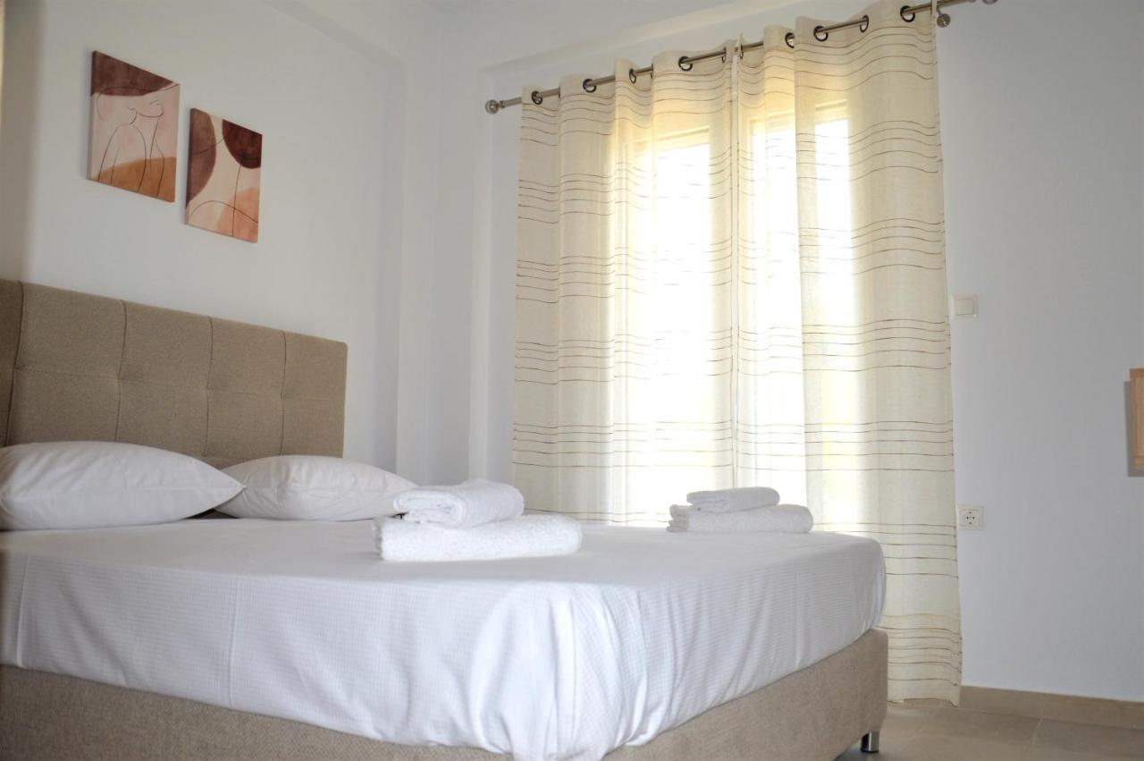 Α & D Perikleous Apartments Kastro-Kyllini Exteriör bild